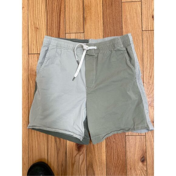 American eagle men’s trekker shorts, elastic waist, color block, size small - Picture 2 of 4